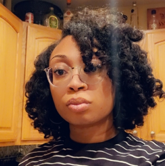 Meet your Posher, Shaunie - Picture 5 of 6